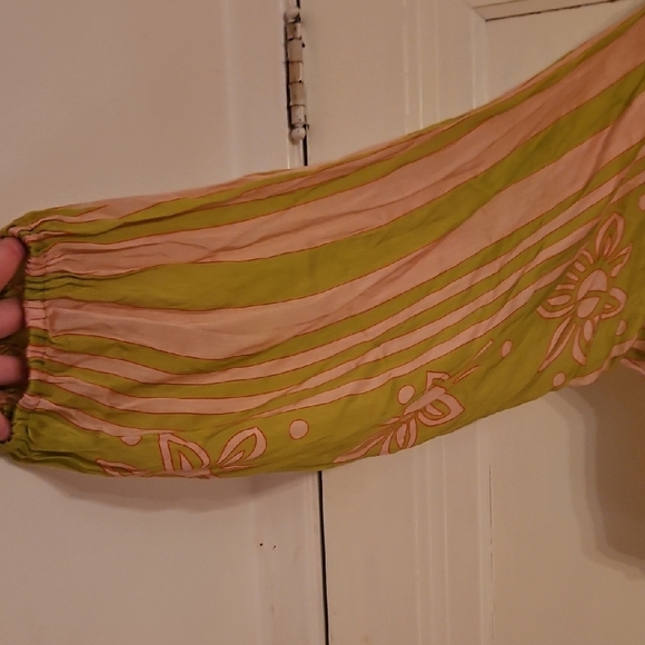 Long Sleeve Relaxed Blouse with Ruched Details, Pink/Green, Excelkent Condition! - Picture 4 of 6